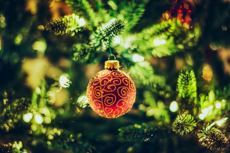 Why Artificial Christmas Trees Are Perfect for Thanksgiving Celebrations in America